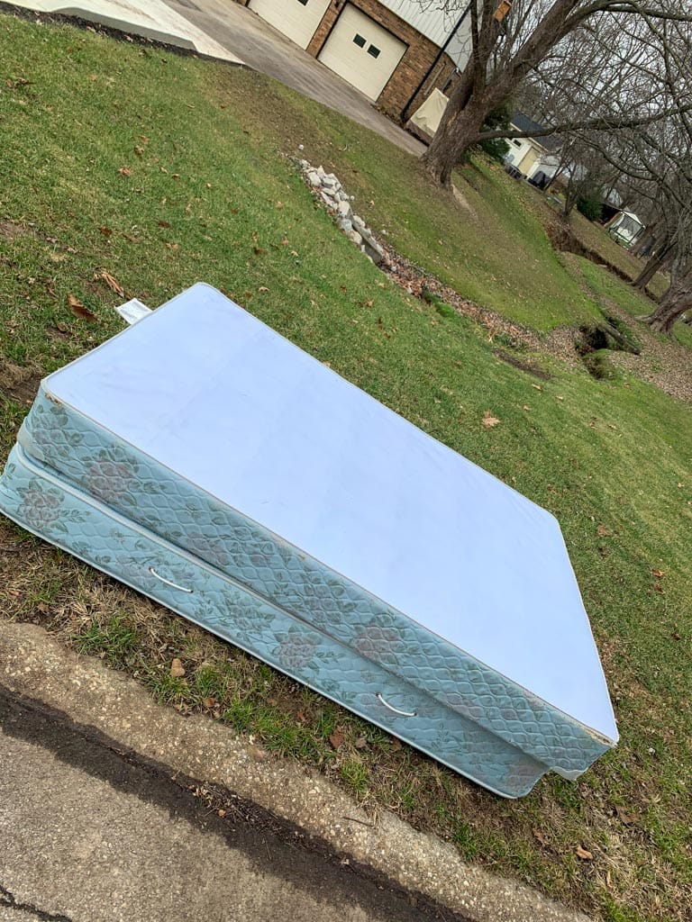 Mattress-removal-Fishers-IN